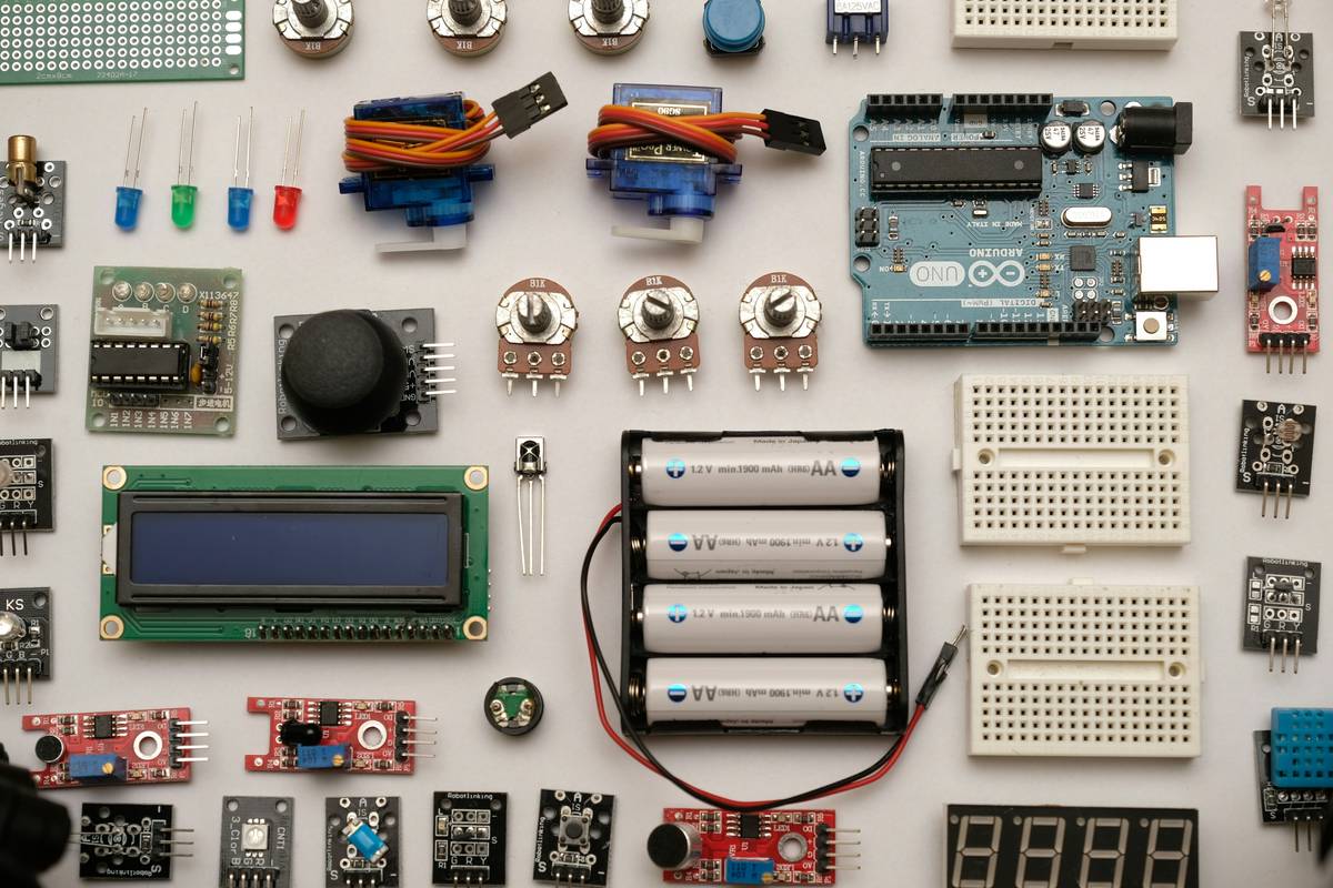 Arduino Projects and Tutorials: Build Real Tech Skills Without the Fluff